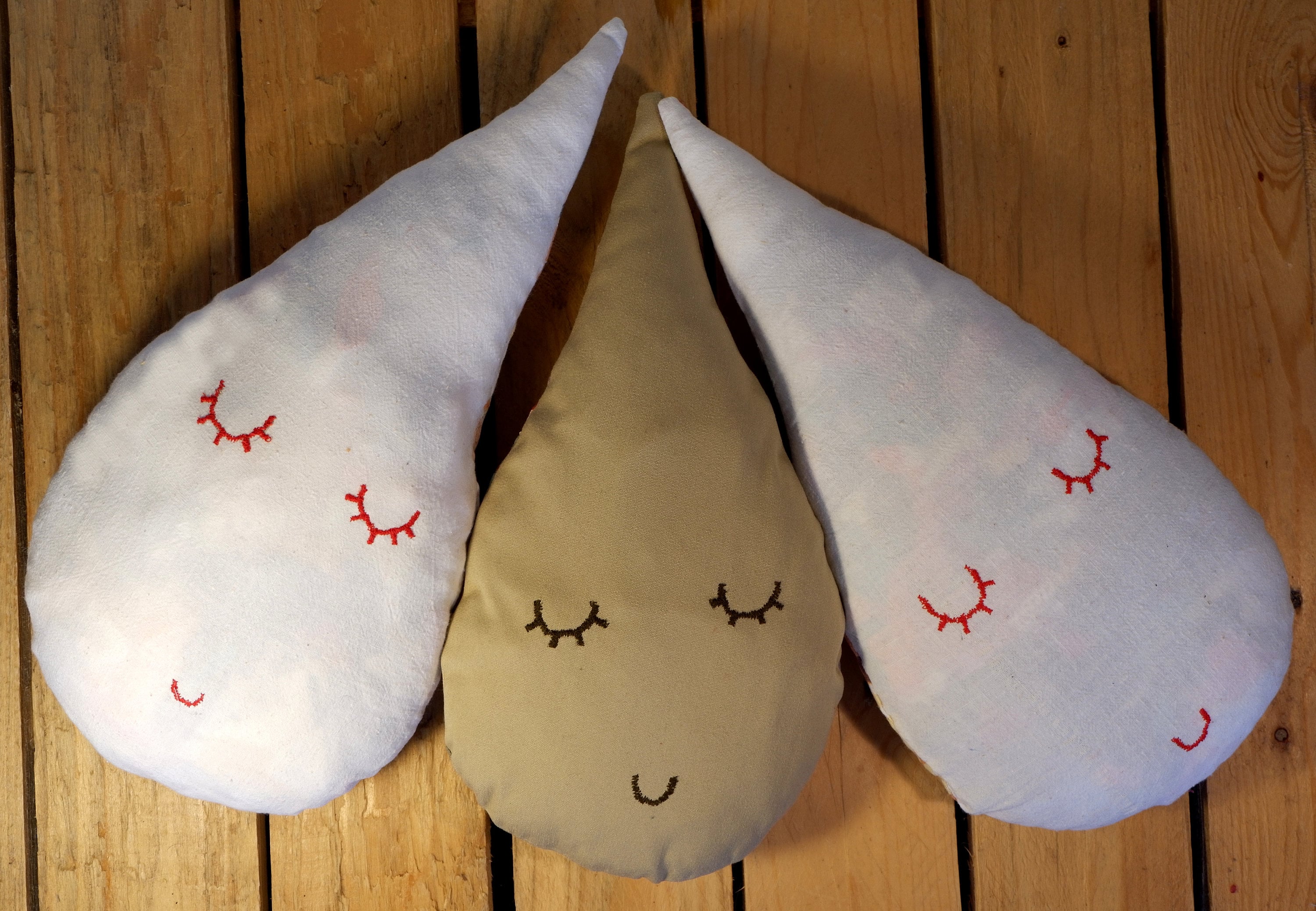 Coussin Décoratif Éthique Goutte d'eau - Upcycling Tissus de Récupération