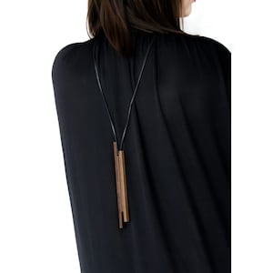 Walnut necklace - ”Back to basics” collection