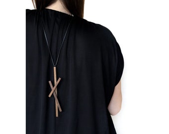 Walnut necklace - ”Back to basics” collection