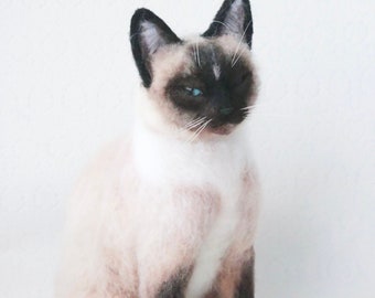 Needle Felted SIAMESE CAT ALICE, Custom Sculpture from Picture, Realistic Animals, Pet Portrait Personalized, Needle Felted Cat Sculptures