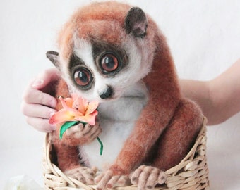 Needle Felted LEMUR, Felted Lemur, Felt Baby Lemur, Needle Felted Animals, Plushies, Stuffed Toys, Plush Lemur, Cute Lemur, Needle Felting