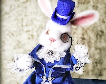 不思議の国のアリスの白いウサギのニードルフェルトのインテリア