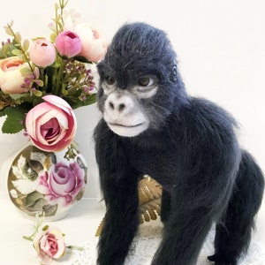 Gorilla Marta Needle Felted, Realistic Animals, Gorilla Statue, Gorilla Toy, Unique Gifts, Felt GorillaRealistic Monkey