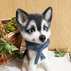 HUSKY PUPPY STANDBEELD, cadeau voor hondenliefhebbers, Husky Dog Lover Gift, Dog Sculpture, Dog Lovers Gift, Felt Dog Doll, Dog Mom Gift, Needle Felt Dog