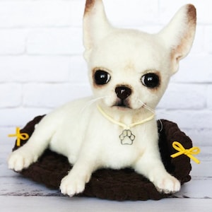 CHIWAWA ABBIE, Needle Felted Dog, Felt Wool Dog Figurine, Replica Dog, Unique Gift for Dog Lovers, Chihuahua dog, Chihuahua art
