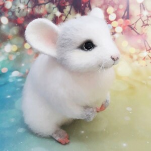 Chinchilla Needle Felted, White Chinchilla, Needle Felt Chinchilla Figurine, Chinchilla Sculpture, Gifts for Chinchilla Lovers, Shinshilla image 4