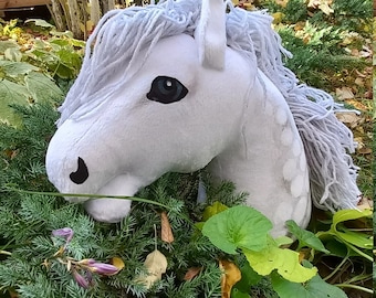 Hobbyhorse A4/Horse/Horse on a stick/Käpphäst/Hevonen/poni/White horse with blue eyes and gray mane