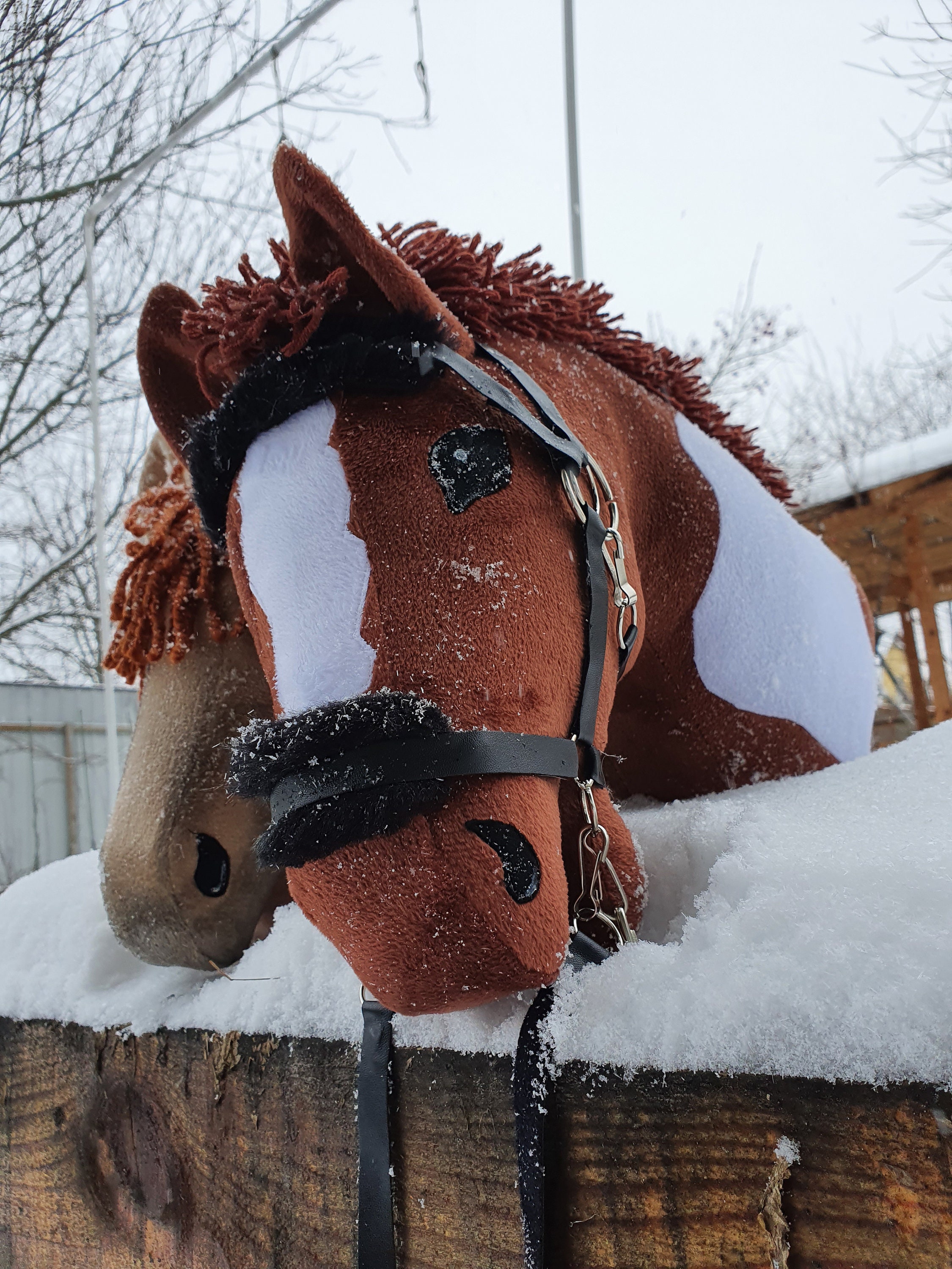 Cheval à Bâton Géant 100 Cm Avec Sons – Peluche Noir, Jouet En Bois, Cadeau Anniversaire Ou Halloween