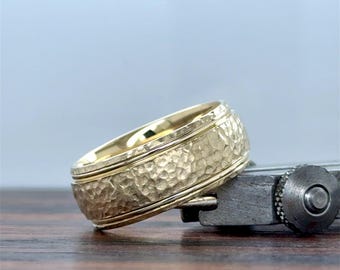 14K Gold Men's Hammered Wedding Band With Grooves (8MM) | Mens Wedding Band | Vintage Wedding Band | Brush Matte | Comfort Fit | 10K 14K 18K