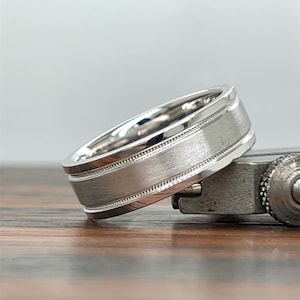 14k Gold 7 mm Herren-Silberring | 14K Comfort Fit Ehering | Herren Gold Trauring | Pinsel Matte | Reiskorn | Komfort Passform