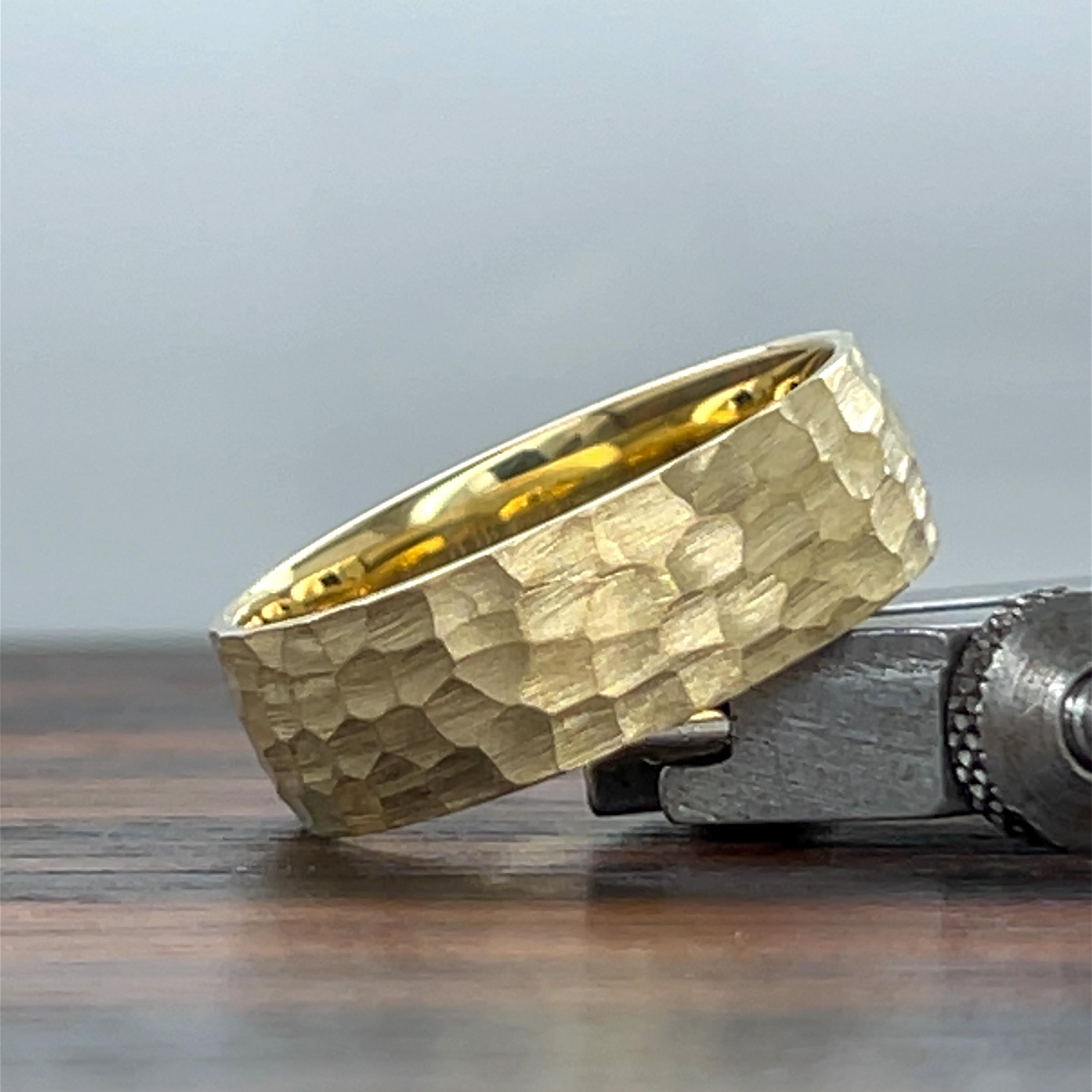 14K Gold Men's Hammered Wedding Band 7MM | 14K Men's Wedding Band | 14K