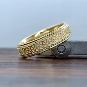 14k Gold Men's Celtic Wedding Band | Mens Celtic Wedding Ring | Traditional 14K Celtic Ring | Celtic Wedding Band | Comfort Fit | Milgrain