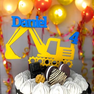 Topper per torta escavatore personalizzato con nome e numero magnetici bicolore