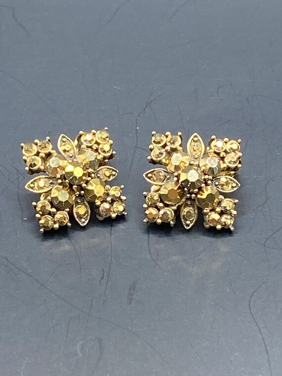 Vintage weiss clip earrings Gem