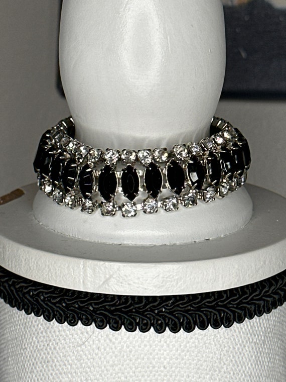 Vintage “Black & White” Necklace and Bracelet - image 4