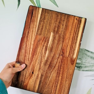 Resin ocean serving board, MADE TO ORDER, Medium acacia cheese board, Sea waves cutting board, Modern kitchen home decor, Charcuterie, Tapas image 4