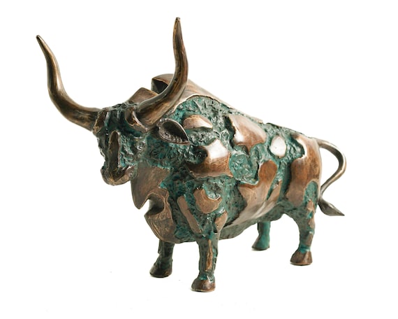 ブロンズ製雄牛の彫刻 幅11インチ / 24 cm 雄牛の置物 部屋の装飾 家の