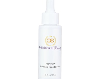 Définition de la beauté Le sérum hyaluronique et peptidique pour le visage révèle un éclat de jeunesse ! Nourrit, hydrate et revitalise. Élixir de soin de la peau anti-âge