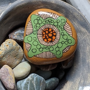 Abstract Hand Painted Rock, Painted Beach Rock, Paperweight, Gifts, Ornament, Garden, Natural Stone - HF102