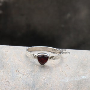 Red Garnet Ring, 925 Sterling Silver Ring, Hammer Ring, Gemstone, Natural Red Garnet Trilliant Faceted  Ring, Women Ring, Gifts For Her