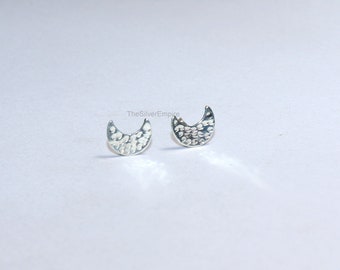 925 Sterling Silver Moon Studs Earrings - Crescent Moon Mini Stud Earrings - Moon Shaped Stud Earrings - Silver Stud Earring - Stud Jewelry