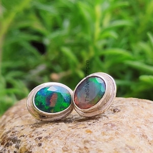 Opale de feu noire - Stud en argent sterling 925 - paire d'opales - Stud en opale naturelle - Stud de pierres précieuses - Bijoux en opale - Cadeau pour elle