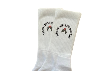 Boire sous le gui chaussettes, chaussettes de tennis, chaussettes blanches, chaussettes de Noël