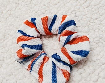 Rayas Rojas Blancas y Azules Scrunchie - 4 de Julio Scrunchie- Babes Bows and Buns