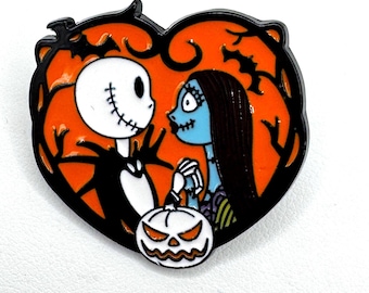 Emaille pin Jack and Sally – hartvormige pompoen Halloween Goth reversspeld