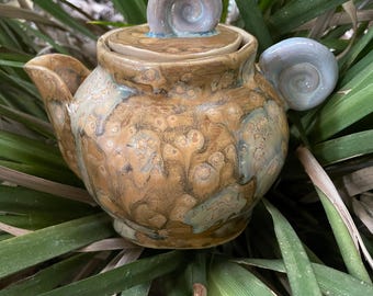 Théière Ancienne Japonaise En Forme D'escargot - Vintage Et Zoomorphe