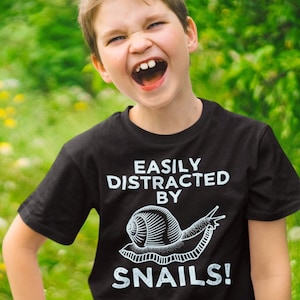 Easily Distracted by Snails T-Shirt: Pet Snail Lover Gift