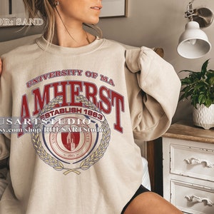 Limited University of Massachusetts Amherst Shirt, Vintage Style University of Massachusetts Amherst (1863) Shirt, USA University Shirt