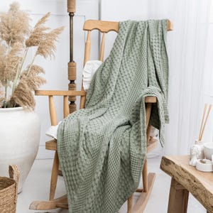 Organic Cotton Throw For Armchair, Sofa, Settee, Couch And Single Bed, Cozy Blanket, Soft Waffle Throw 120x180 cm, 47”x71”
