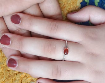Dainty Carnelian Ring in 925 Sterling Silver,Minimalist Oval Red Agate Ring,Delicate Gemstone Stacking Ring, Birthday Gift for Her,Cute Ring