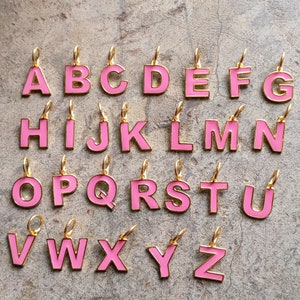 Pingente de alfabeto vermeil esterlina 925 em esmalte rosa, pingente de letra de A a Z", joias de dia dos namorados, pingente de esmalte, ideia de presente para ela,