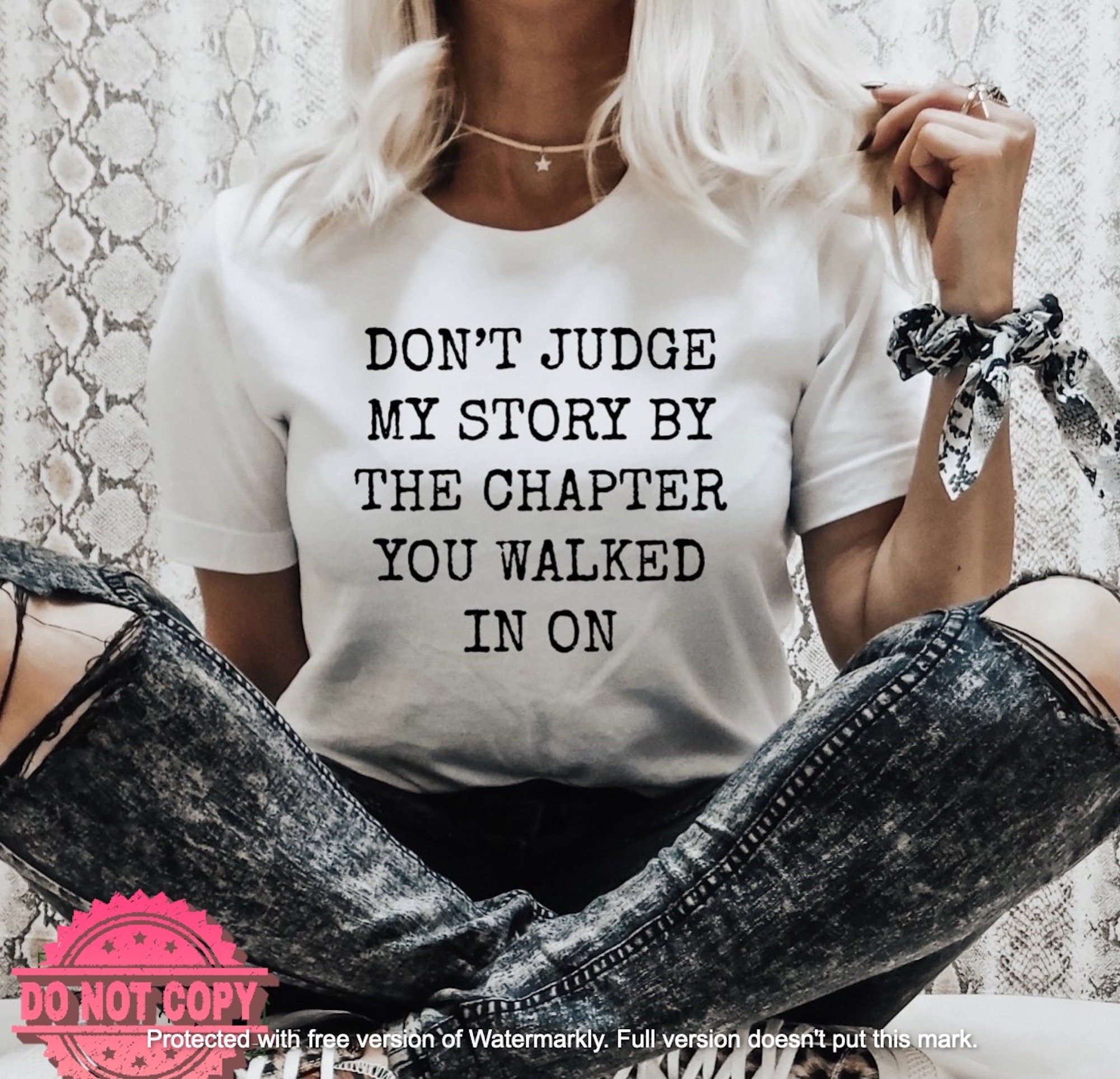 Don t judge перевод. Never judge a book by its cover. Don t judge перевод. Don t judge перевод. Don't judge me.