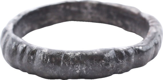Rare Variation Viking Wedding Ring, Size 8 3/4 Au… - image 2
