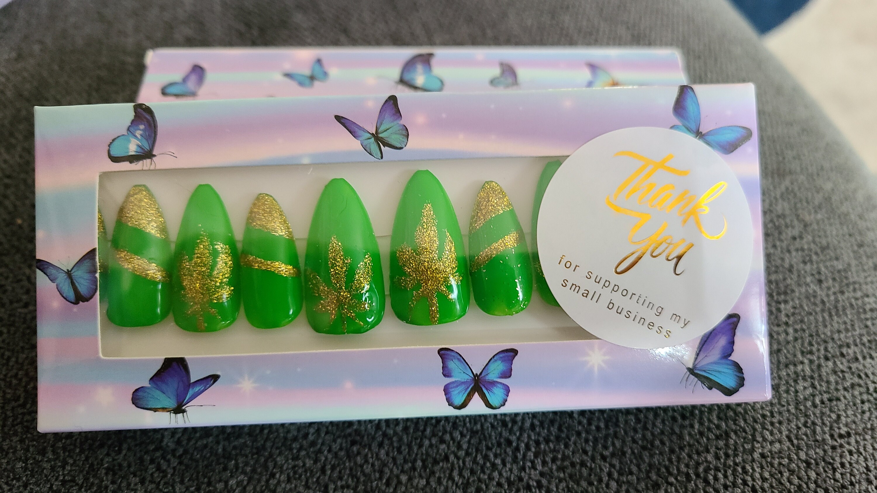 Green Leaves Nails 