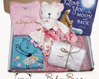 Caja de regalo bordada personalizada para bebé niña: Body, oso y manta