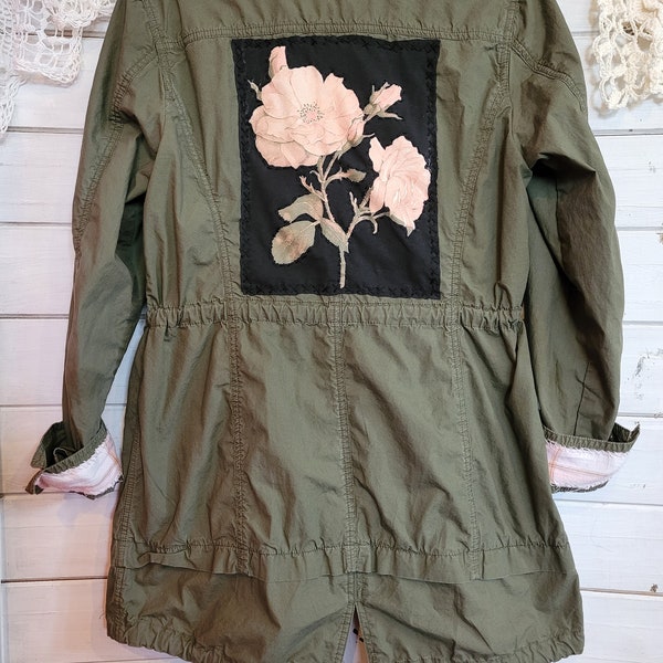 Veste taille Cinch Upcycle florale légère vert armée, taille moyenne