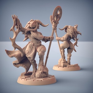 Taura the Oracle | Minotaur Pinup | Medium | 32mm | Artisan Guild | Order of the Labyrinth