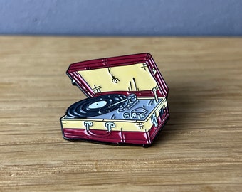 Suitcase Secrets! Emaille Pin Anstecker, Button: Plattenkoffer, Vinyl, LP, Schallplatte, Music, Music, Nerd, Retro, Platte, DJ, DIY, Koffer