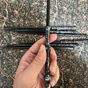 Handcrafted Magic Wands – Enchanting Party Favors, Cosplay, Collectibles - Party favors - Witch - Wizard - Fairy - Prizes - Gifts - HP Theme