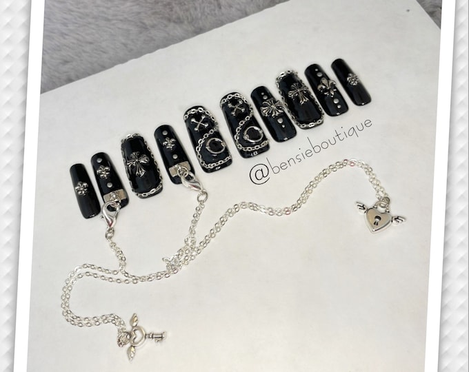 XOXO | Metal Gothic Black Press on Nails | Detachable Chains | 3D Nail Art | Nail Jewelry | press on nails