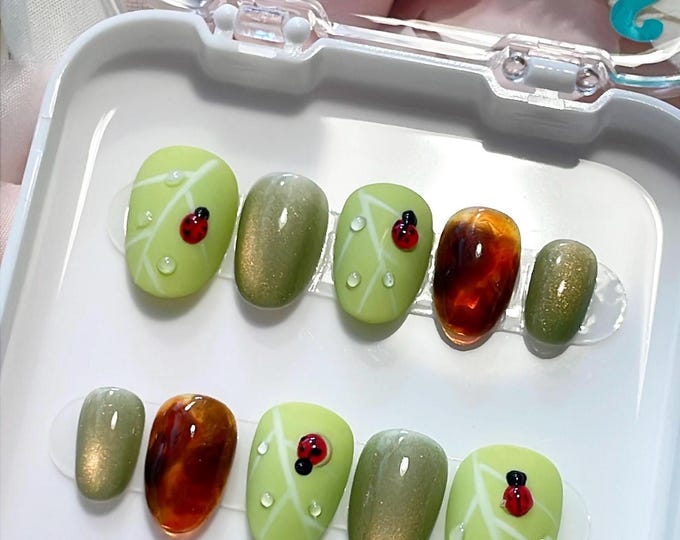 Green Leaf | Handmade Press on Nails | Ladybug on Leaf | Tortoise Nails | Green Cat Eye Nails | Matte Nails | Nature | Bug Nails