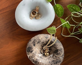 Minimalist Organic Shaped Solid Natural White / Brown Marble Jewelry Organizer Catch-All Dish Tray