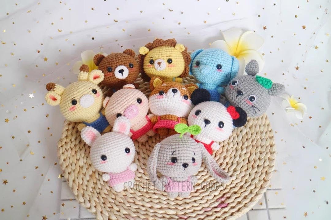 Crochet Animal Keychain Amigurumi Dolls Amigurumi Panda -   Идеи для  вязания, Проекты по вязанию крючком, Милые игрушки крючком