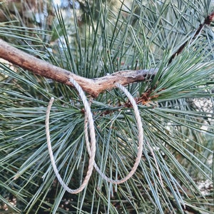 Große Silber Hoop Ohrringe, klassische Hoop Ohrringe, gedrehte Hoop Ohrringe, Boho Hoop Ohrringe, Sterling Silber Ohrringe,