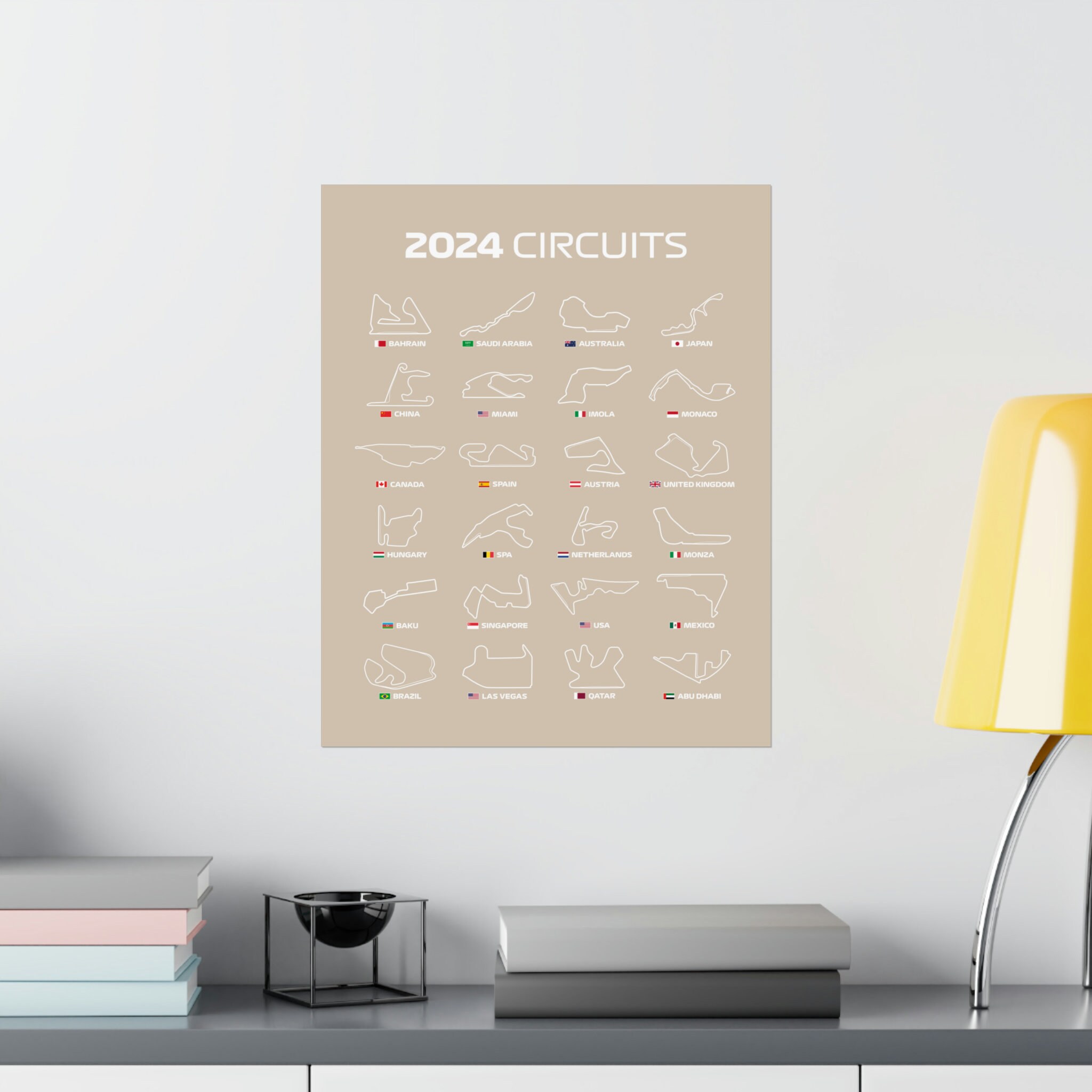 Poster for Sale avec l'œuvre « Calendrier Formule voitures de course 2024  circuits couleurs blanc » de l'artiste ideasfinder