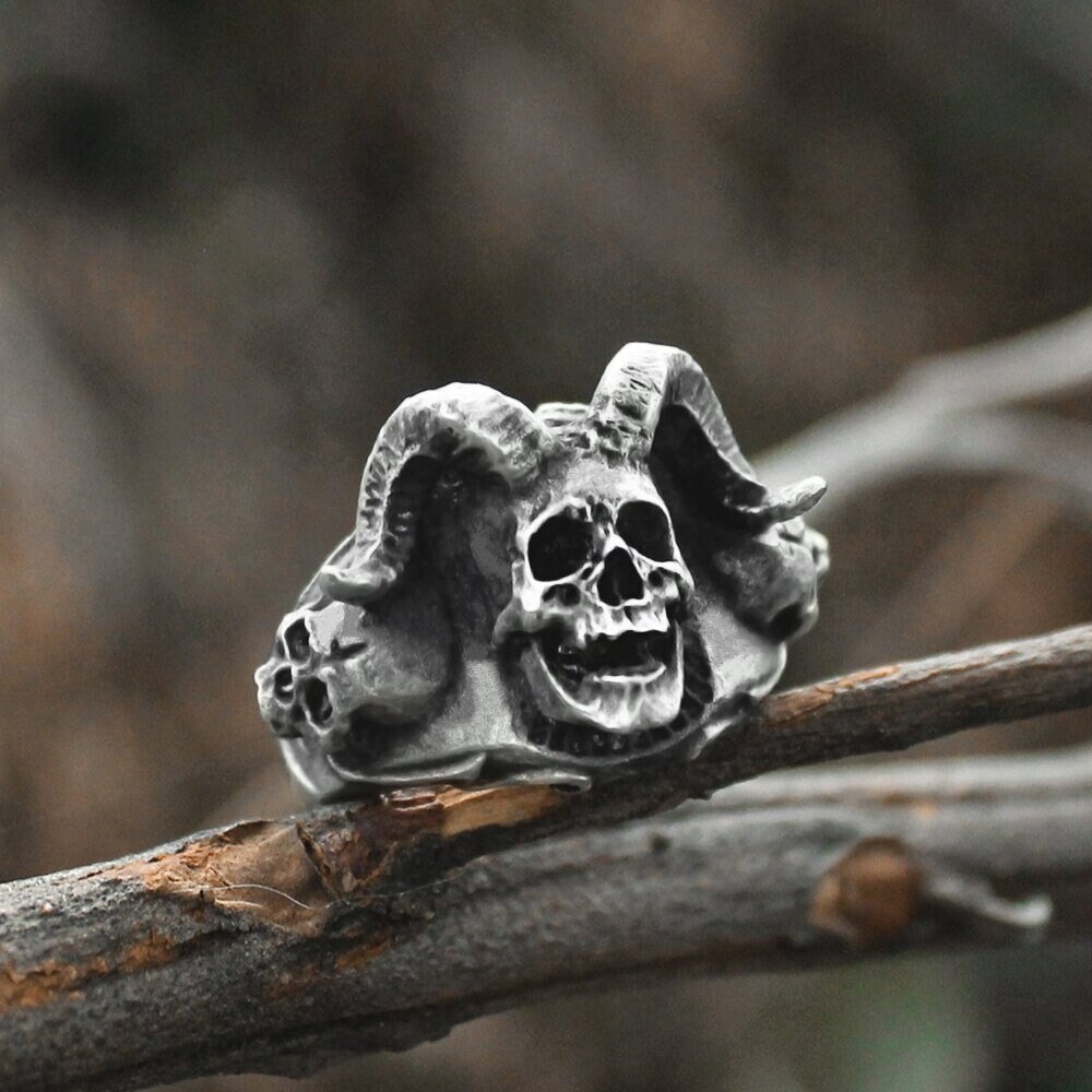 sterling silver jewellery york Unisex Sterling Silver Jewellery: Large  Statement Gothic Skull Ring (SR251) Sterling silver jewellery range of  Fashion and costume and body jewellery.